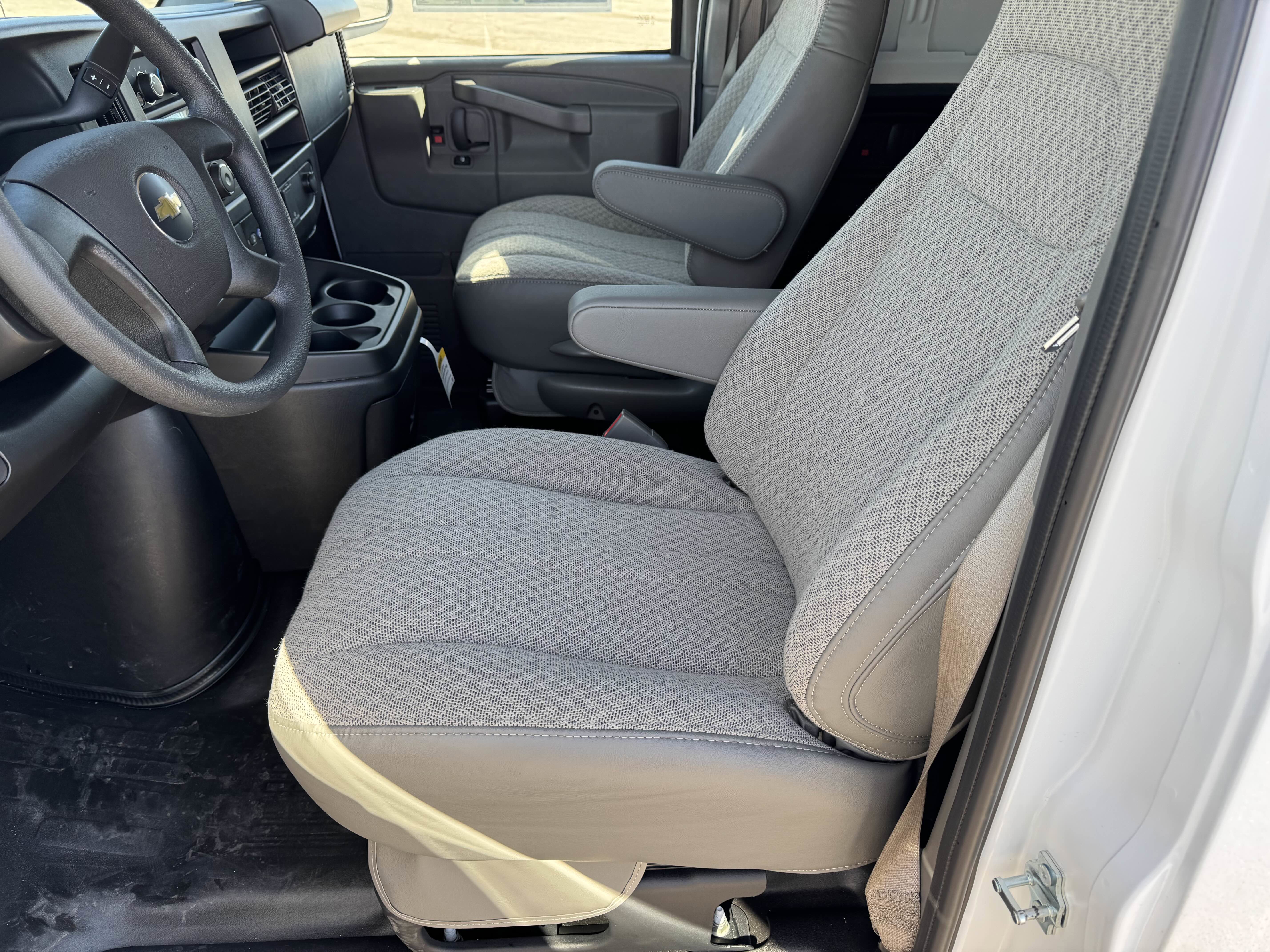 2026 Chevrolet Express Cargo 1WT
