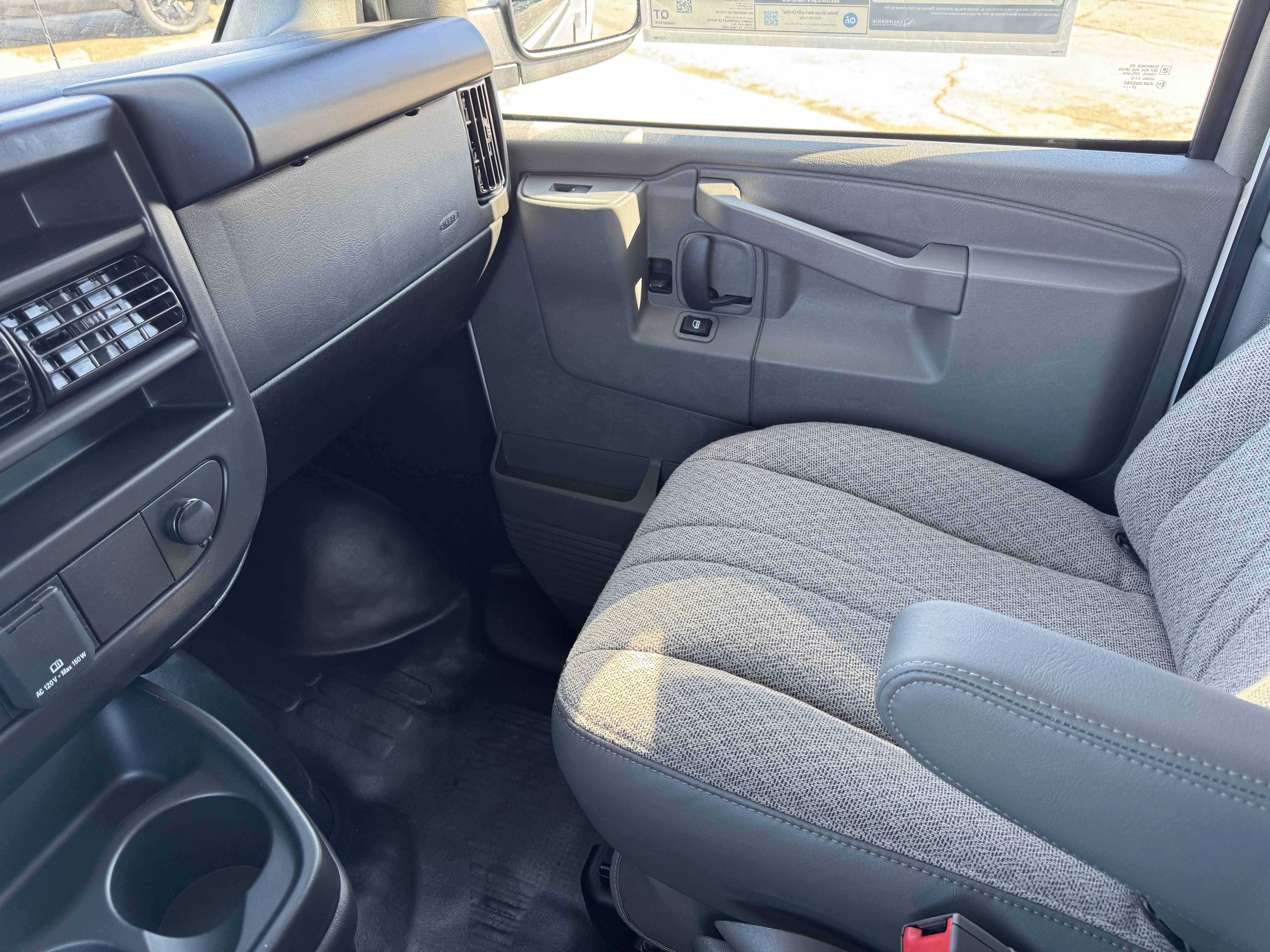 2026 Chevrolet Express Cargo 1WT