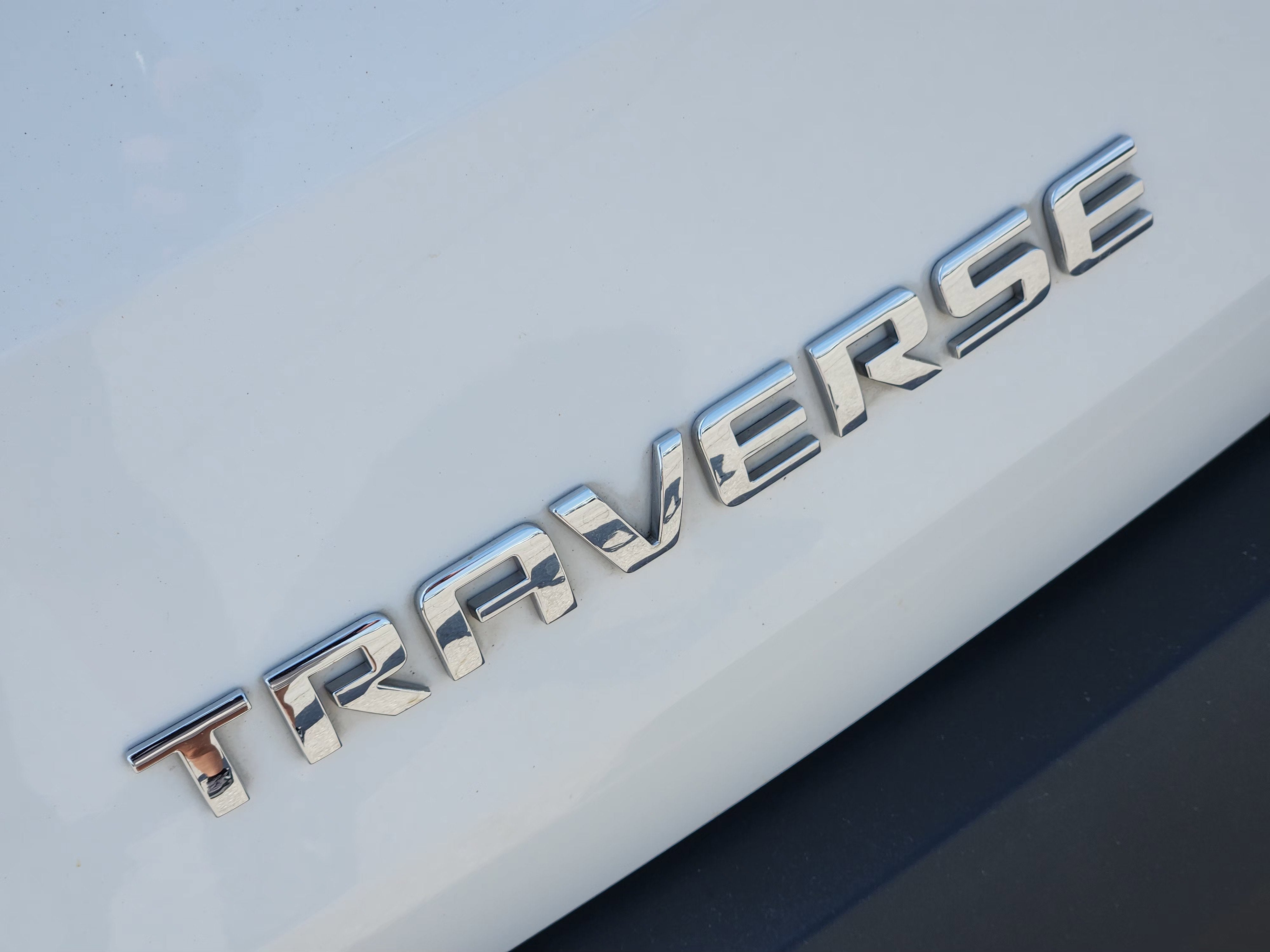 2022 Chevrolet Traverse LT Cloth