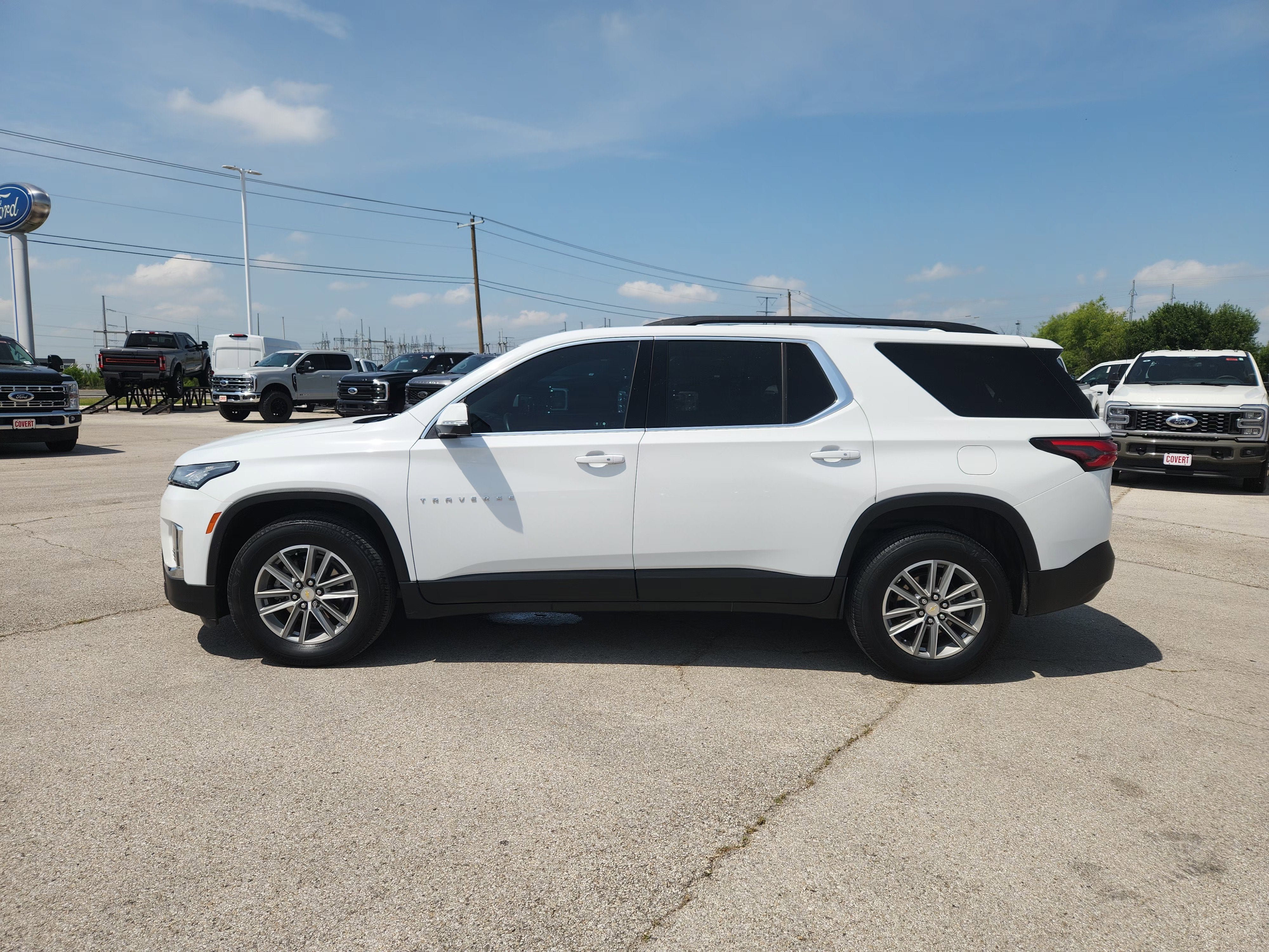 2022 Chevrolet Traverse LT Cloth