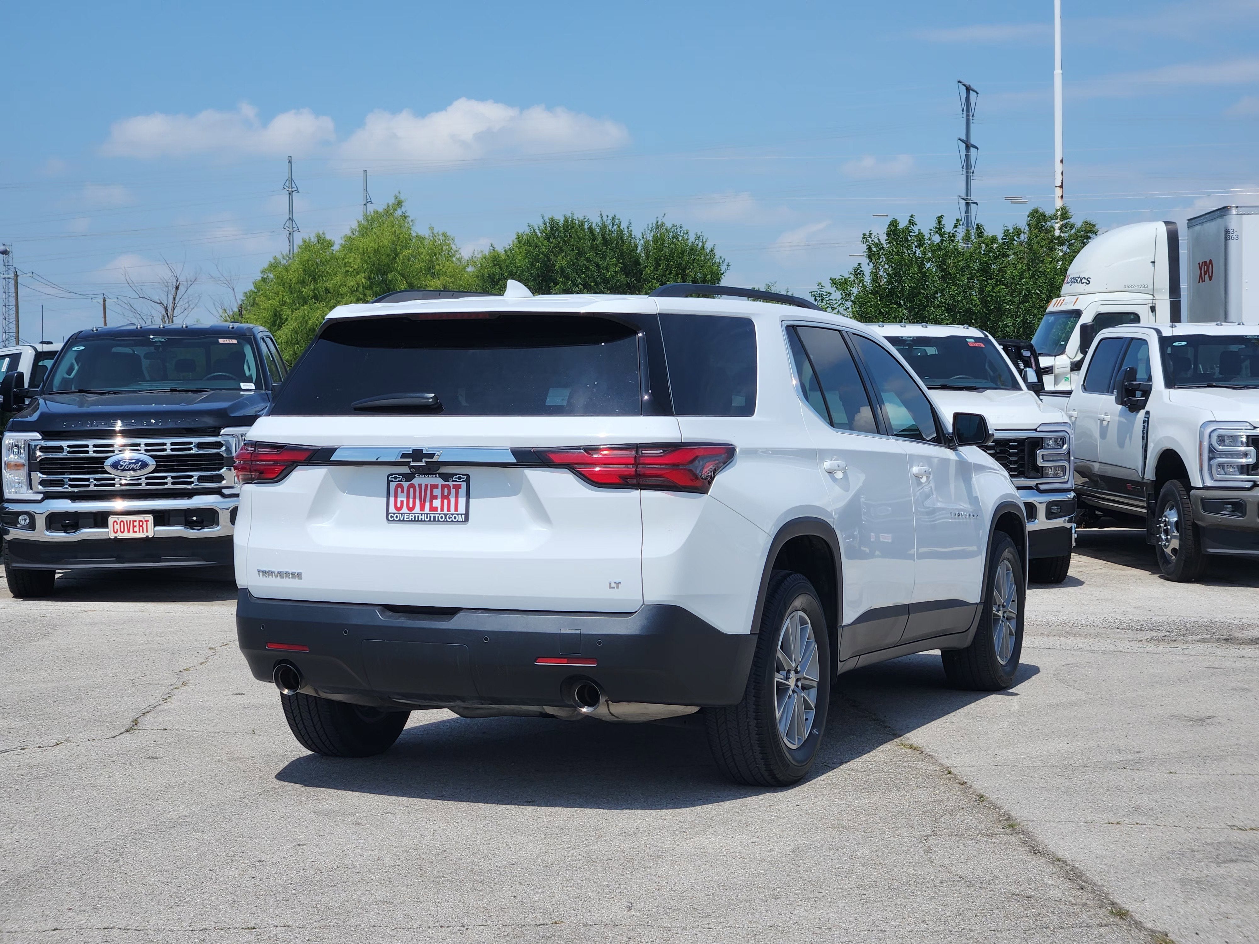 2022 Chevrolet Traverse LT Cloth