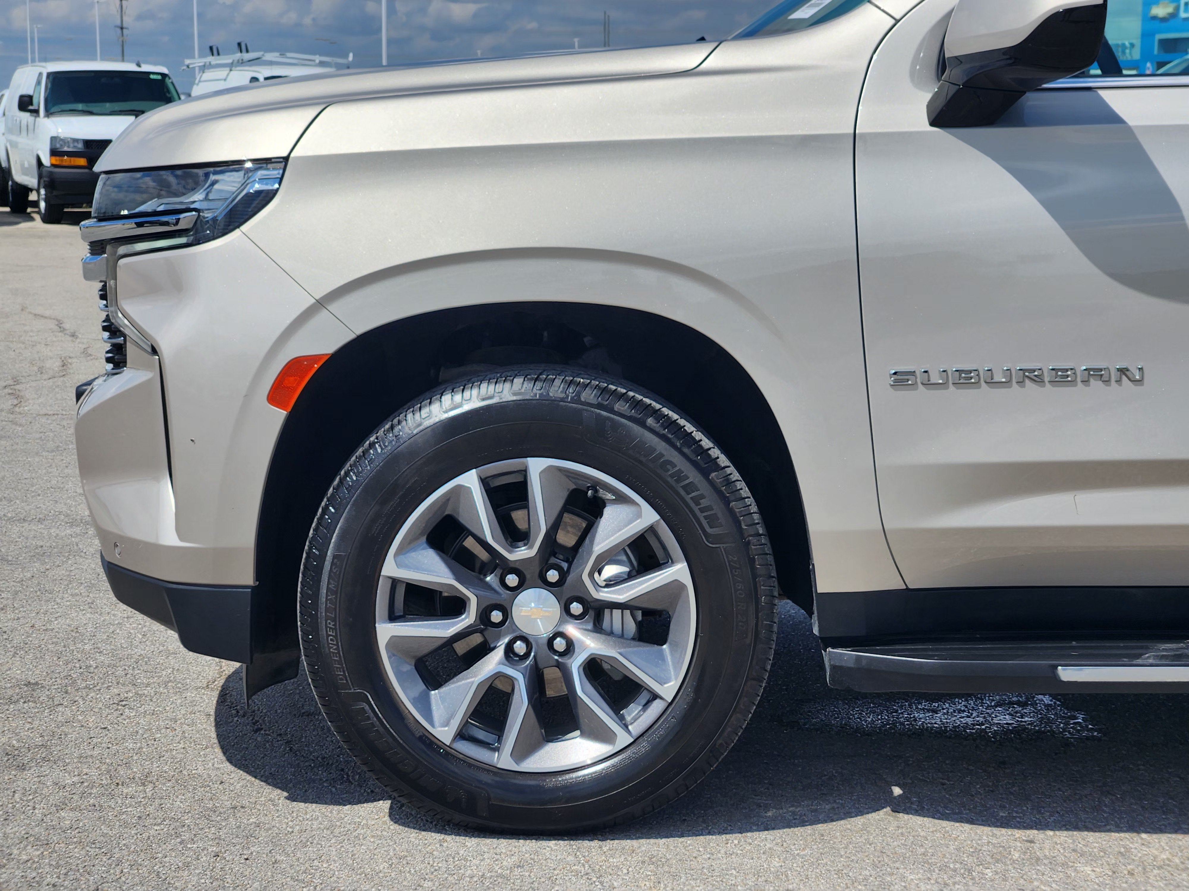 2023 Chevrolet Suburban LT
