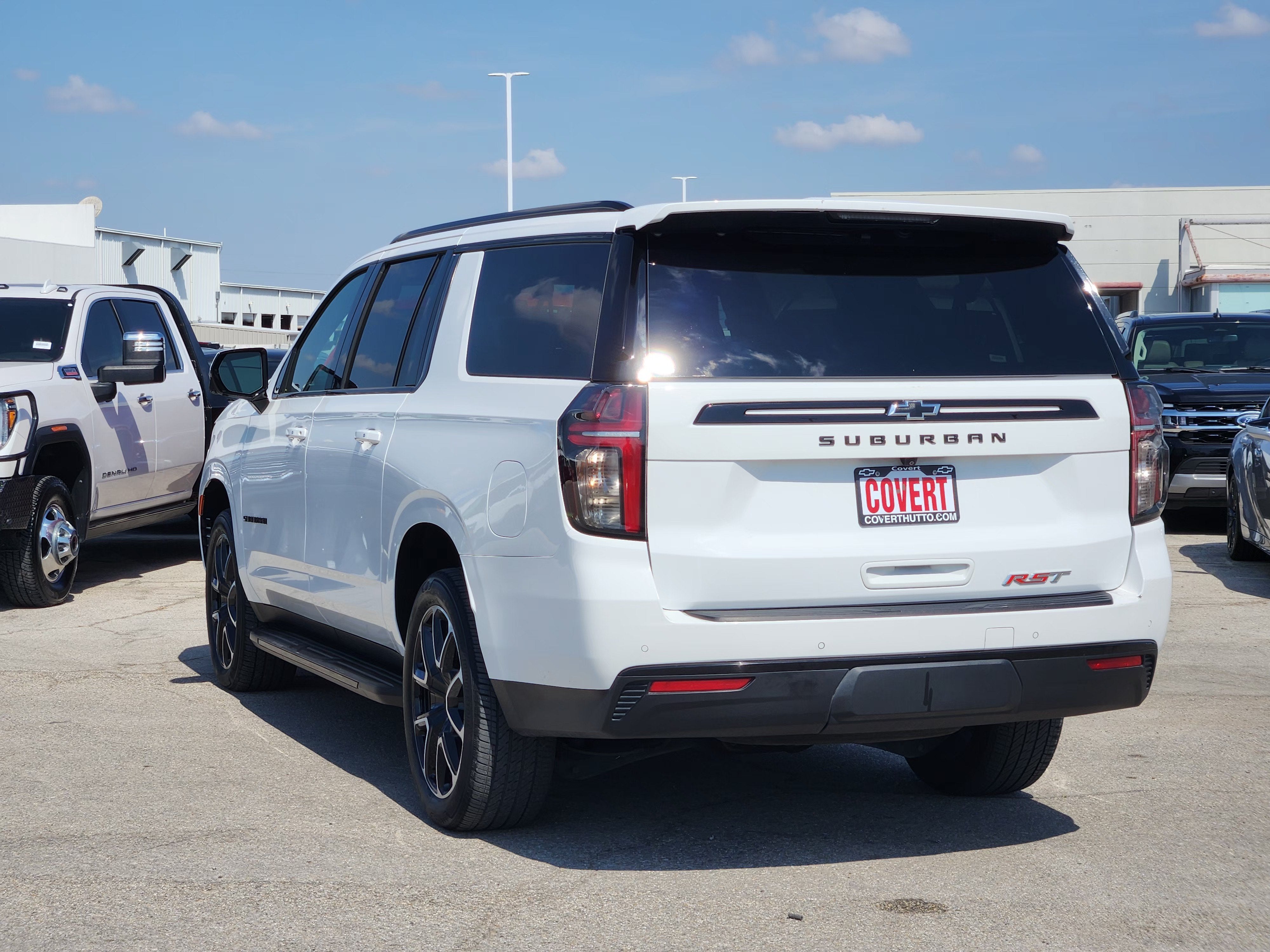 2024 Chevrolet Suburban RST