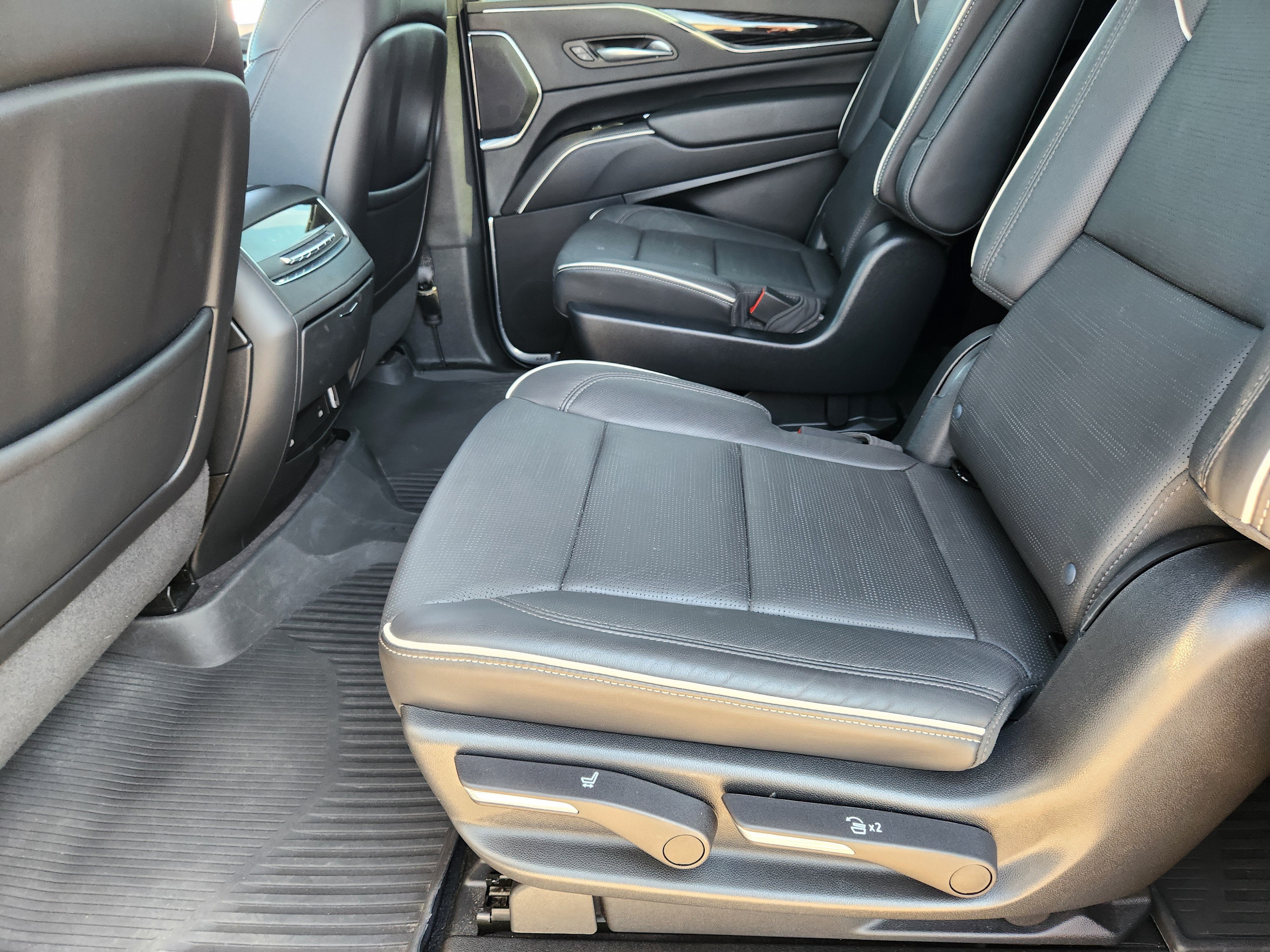 2023 Cadillac Escalade ESV 4WD Sport