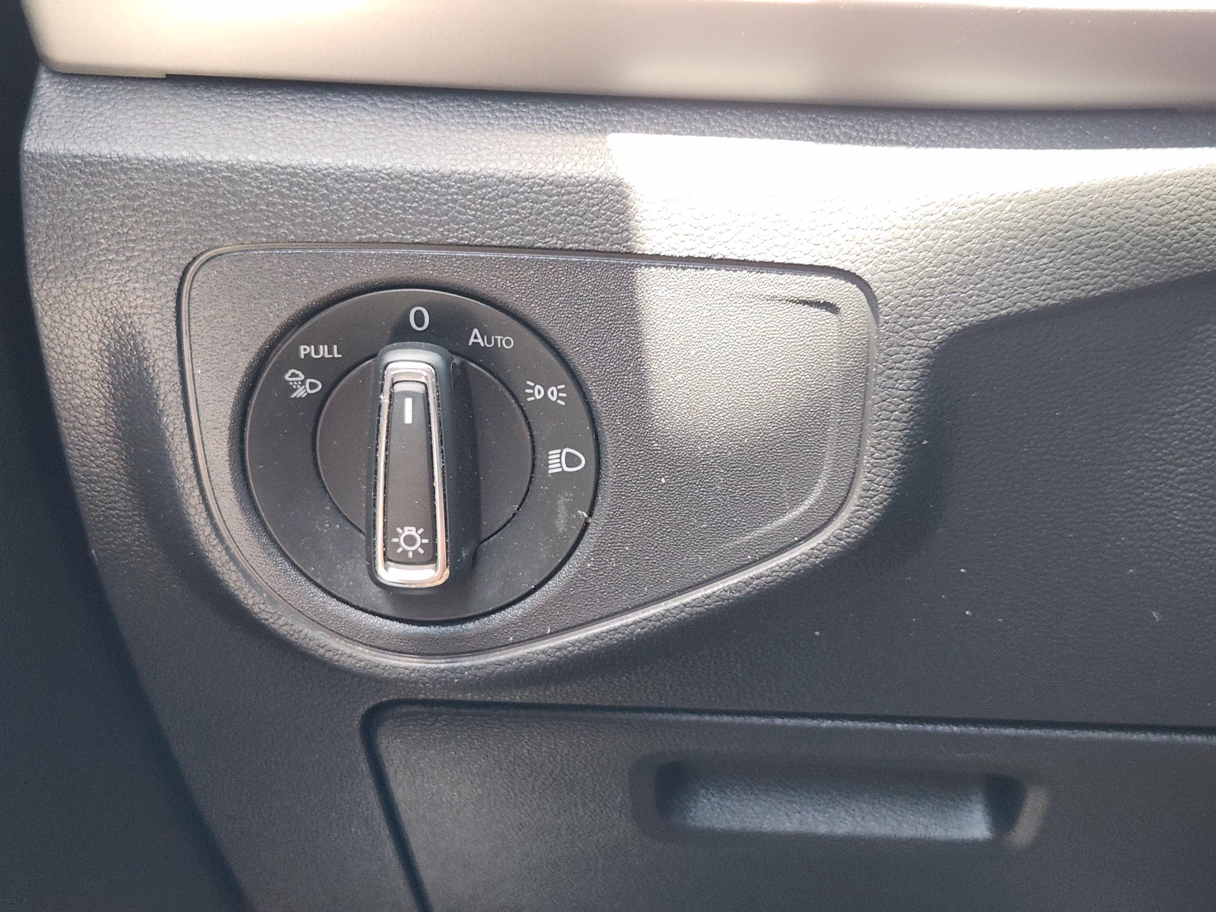 2021 Volkswagen Atlas Cross Sport 3.6L V6 SE w/Technology