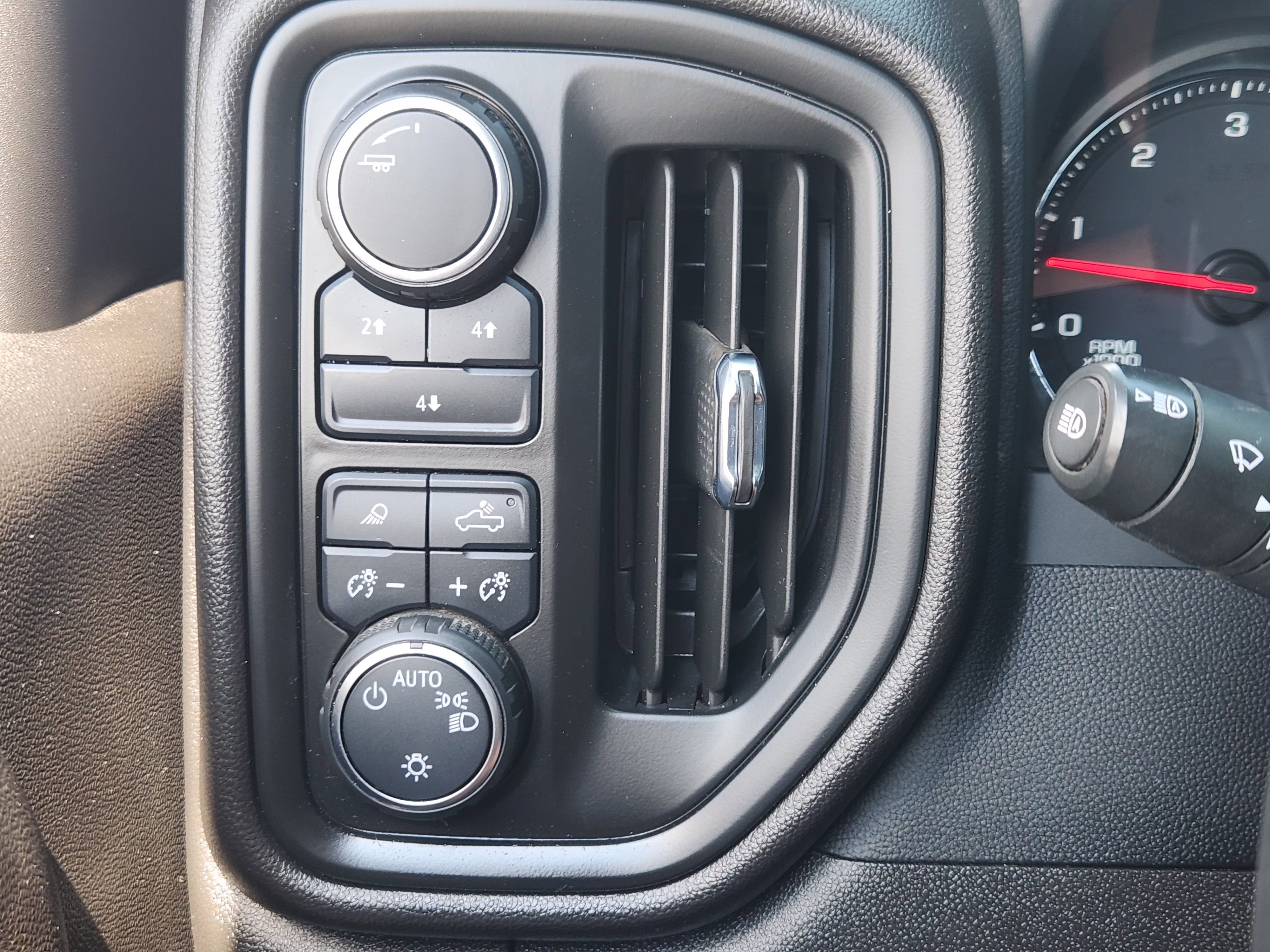 2024 Chevrolet Silverado 2500 HD Custom