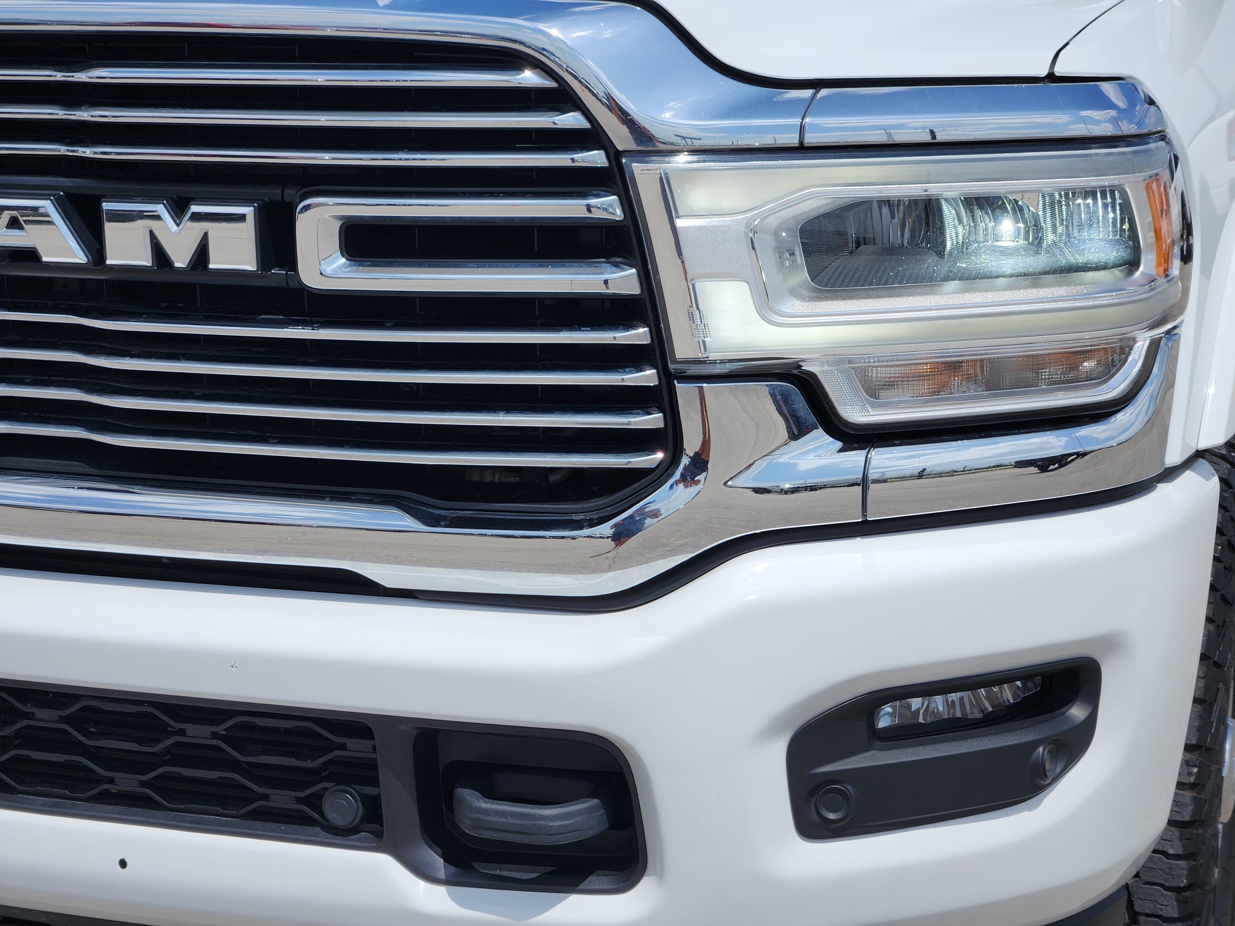 2022 RAM 2500 Laramie Crew Cab 4x4 6'4" Box