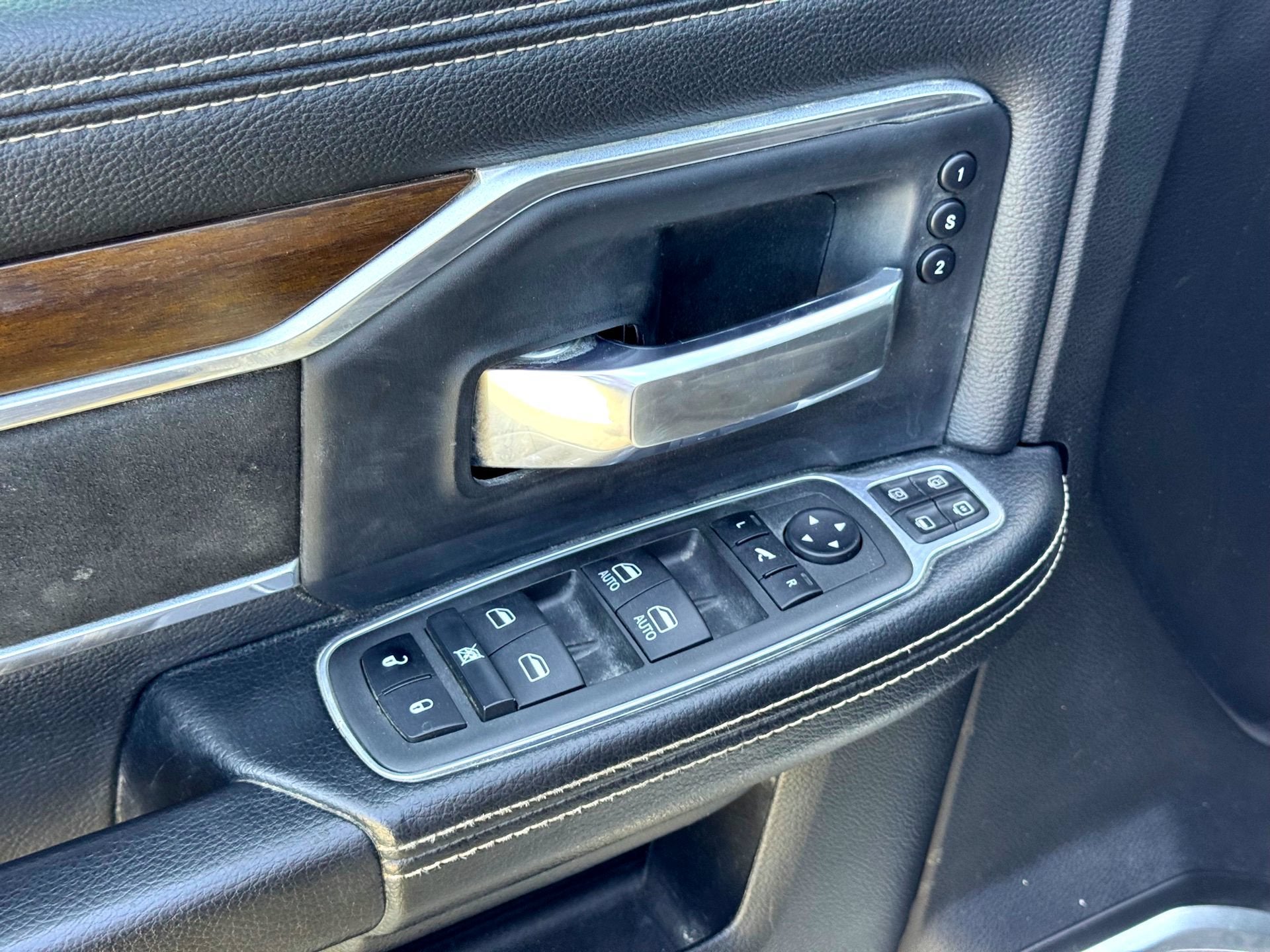 2023 RAM 2500 Laramie Crew Cab 4x4 6'4" Box