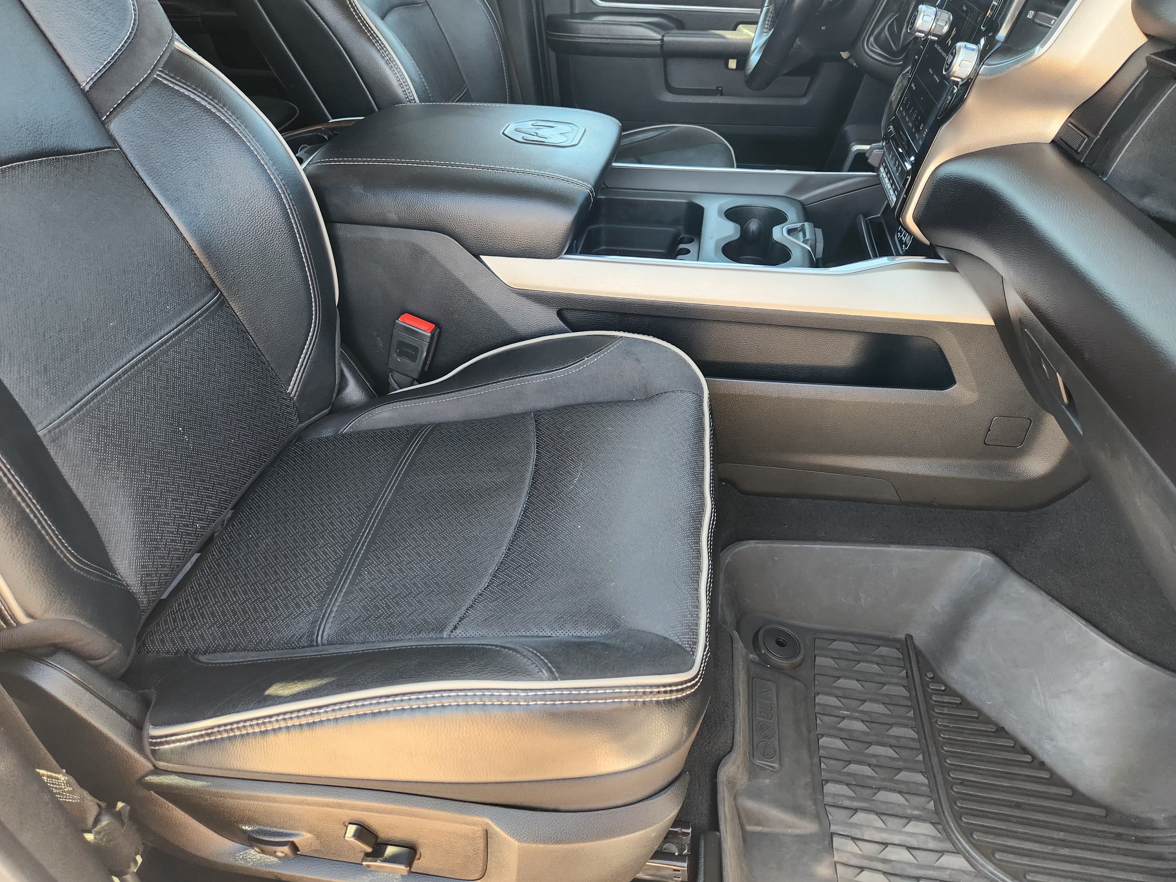 2023 RAM 2500 Laramie Crew Cab 4x4 6'4" Box