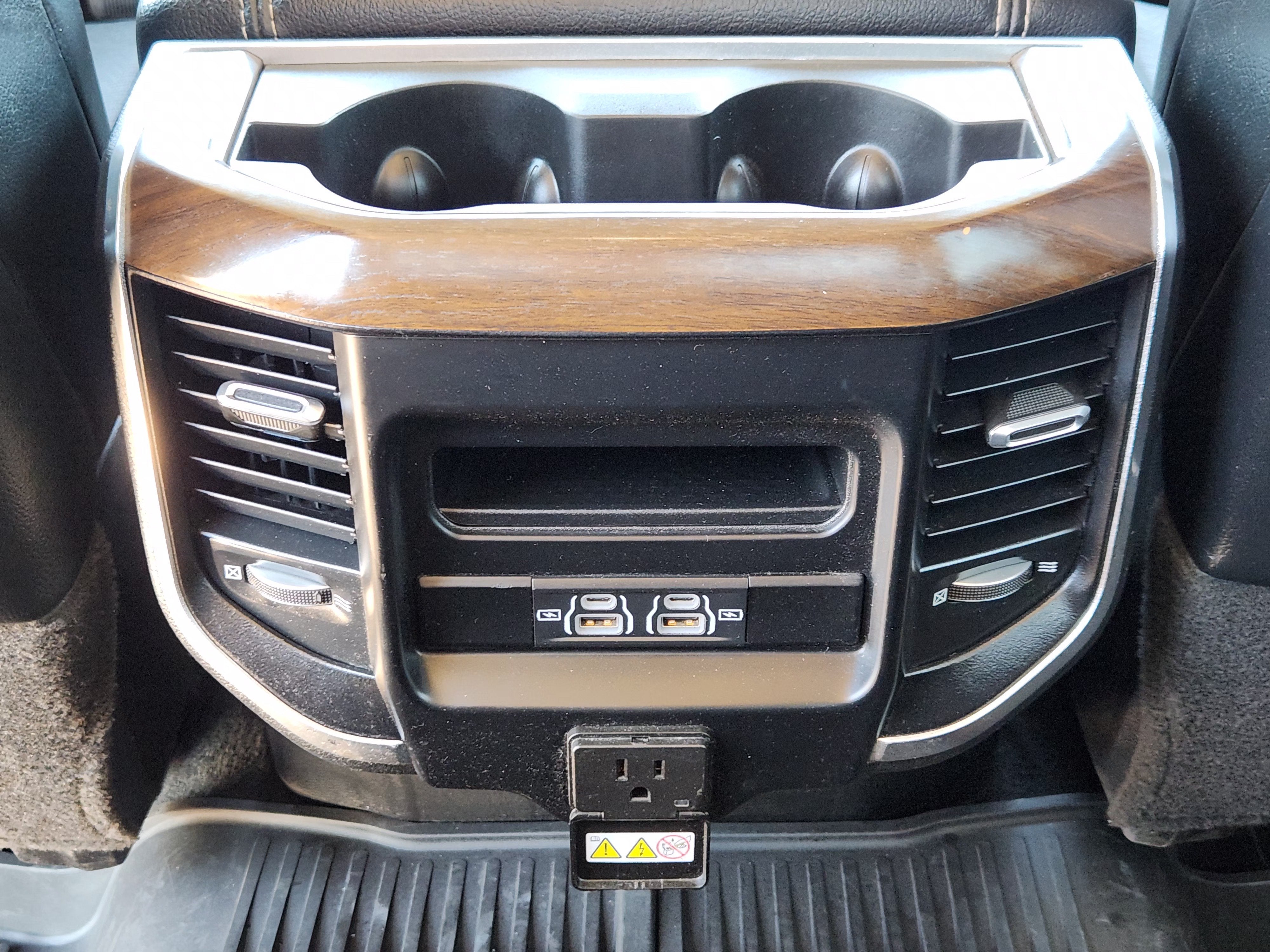 2023 RAM 2500 Laramie Crew Cab 4x4 6'4" Box