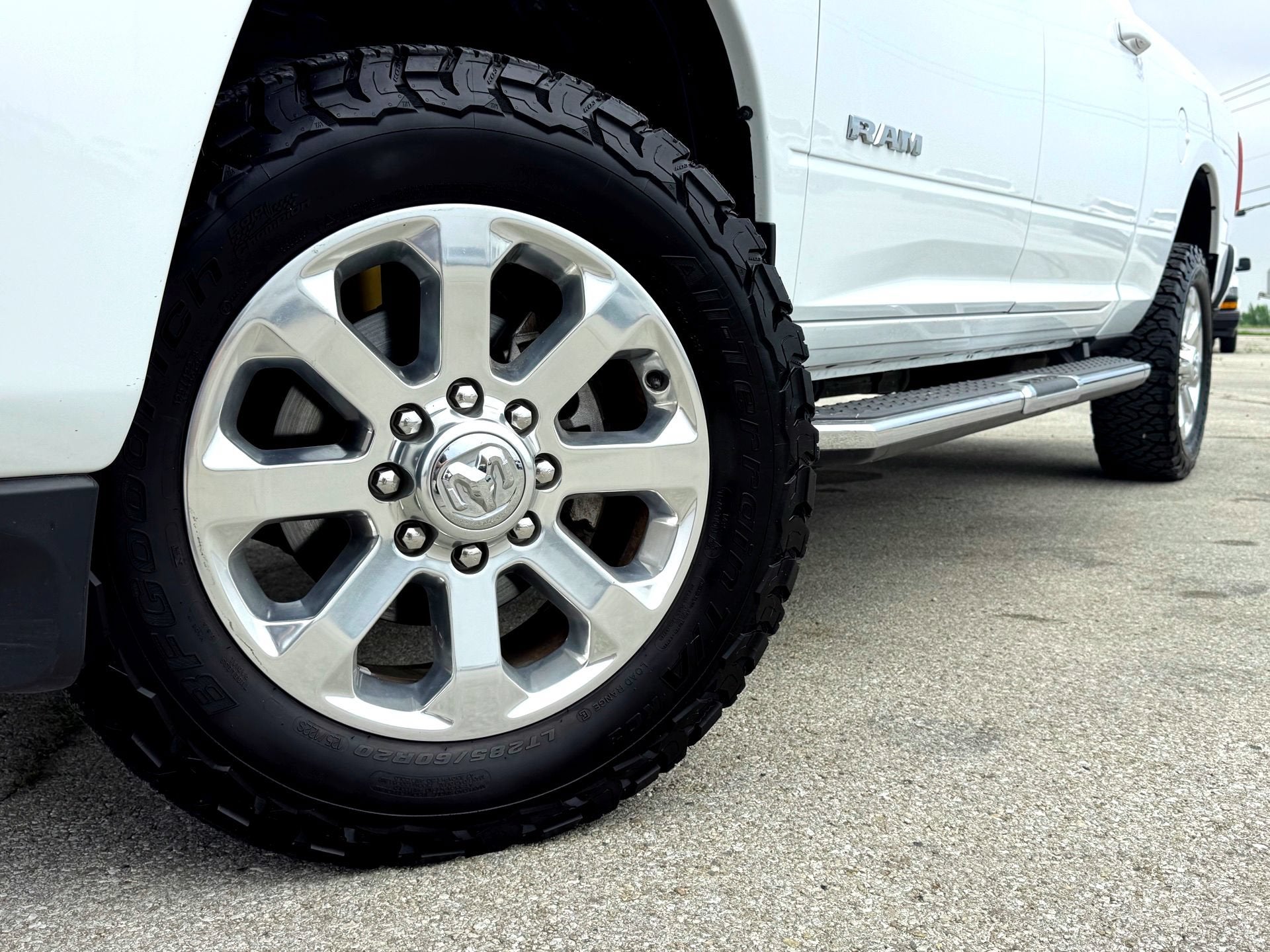 2023 RAM 2500 Laramie Crew Cab 4x4 6'4" Box