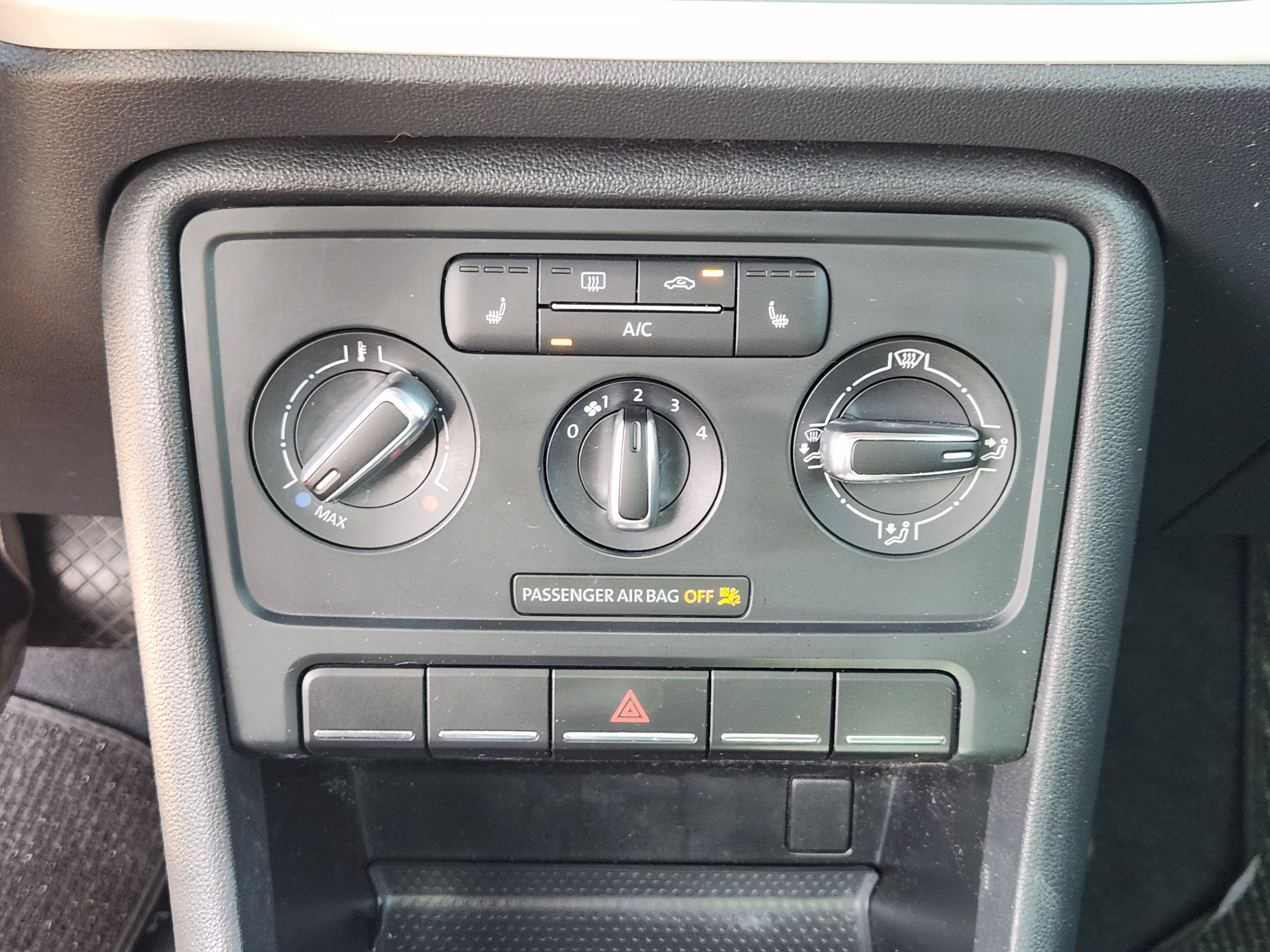 2013 Volkswagen Beetle 2.0L TDI