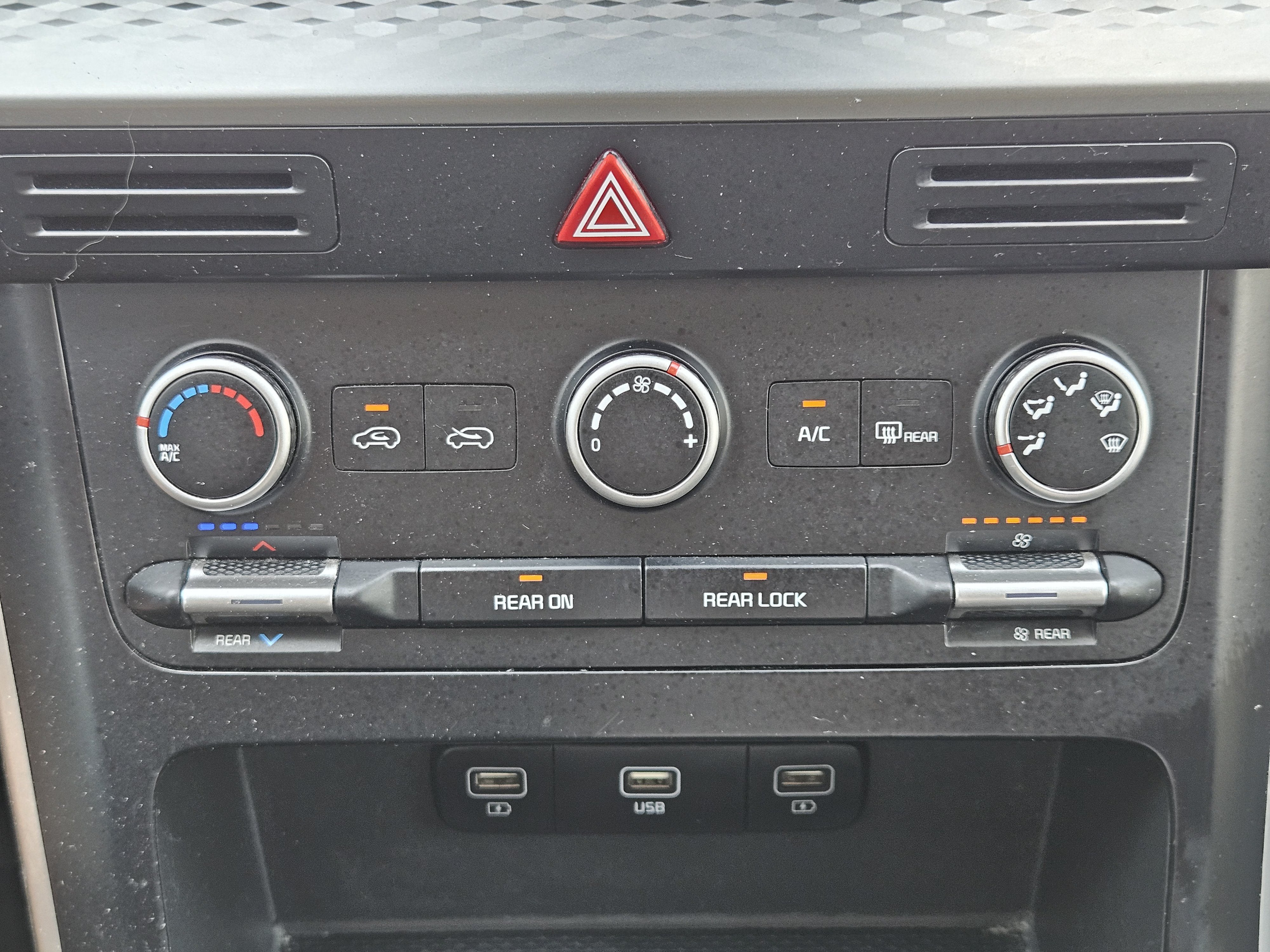 2022 Kia Carnival MPV LX
