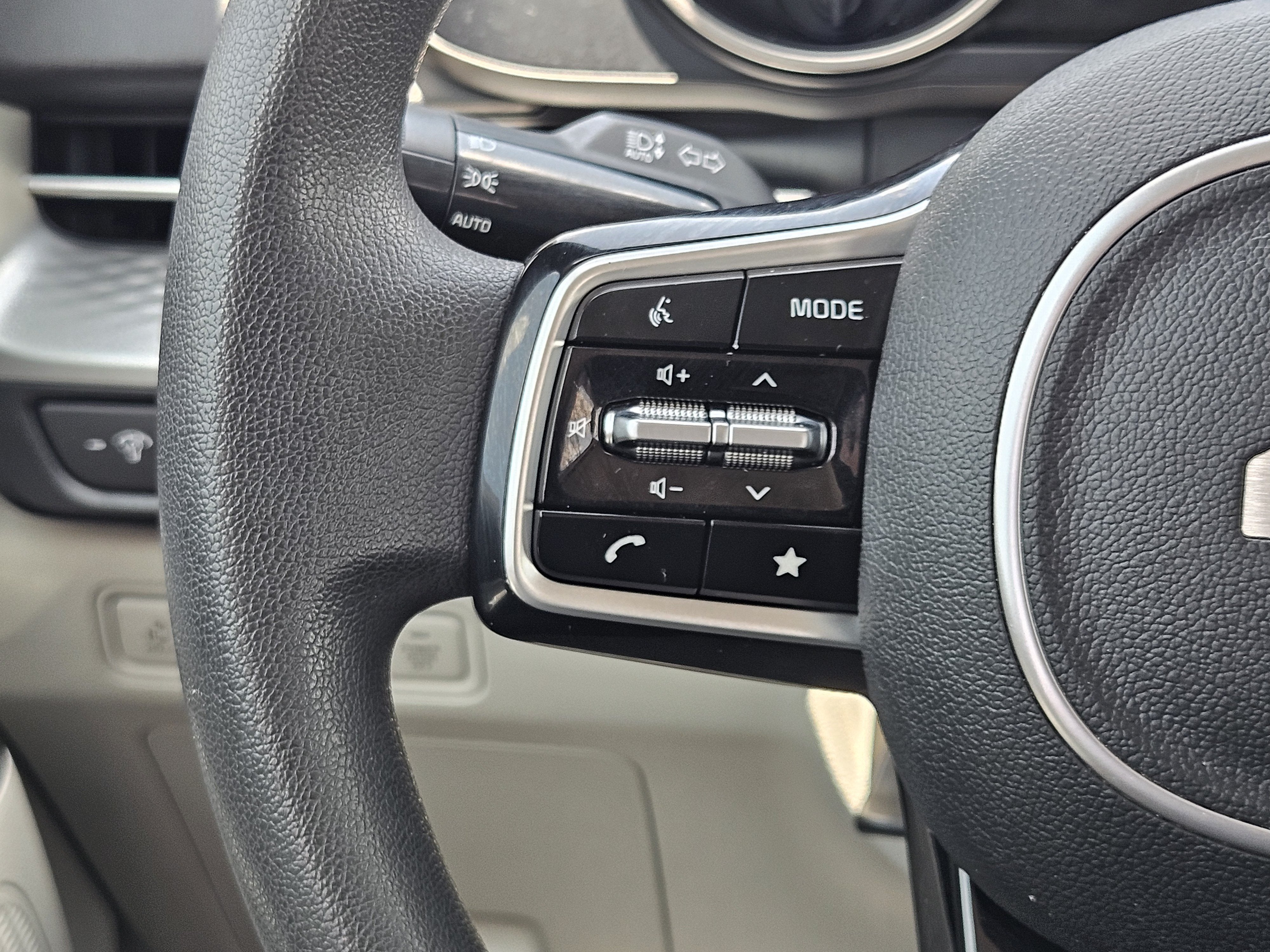 2022 Kia Carnival MPV LX