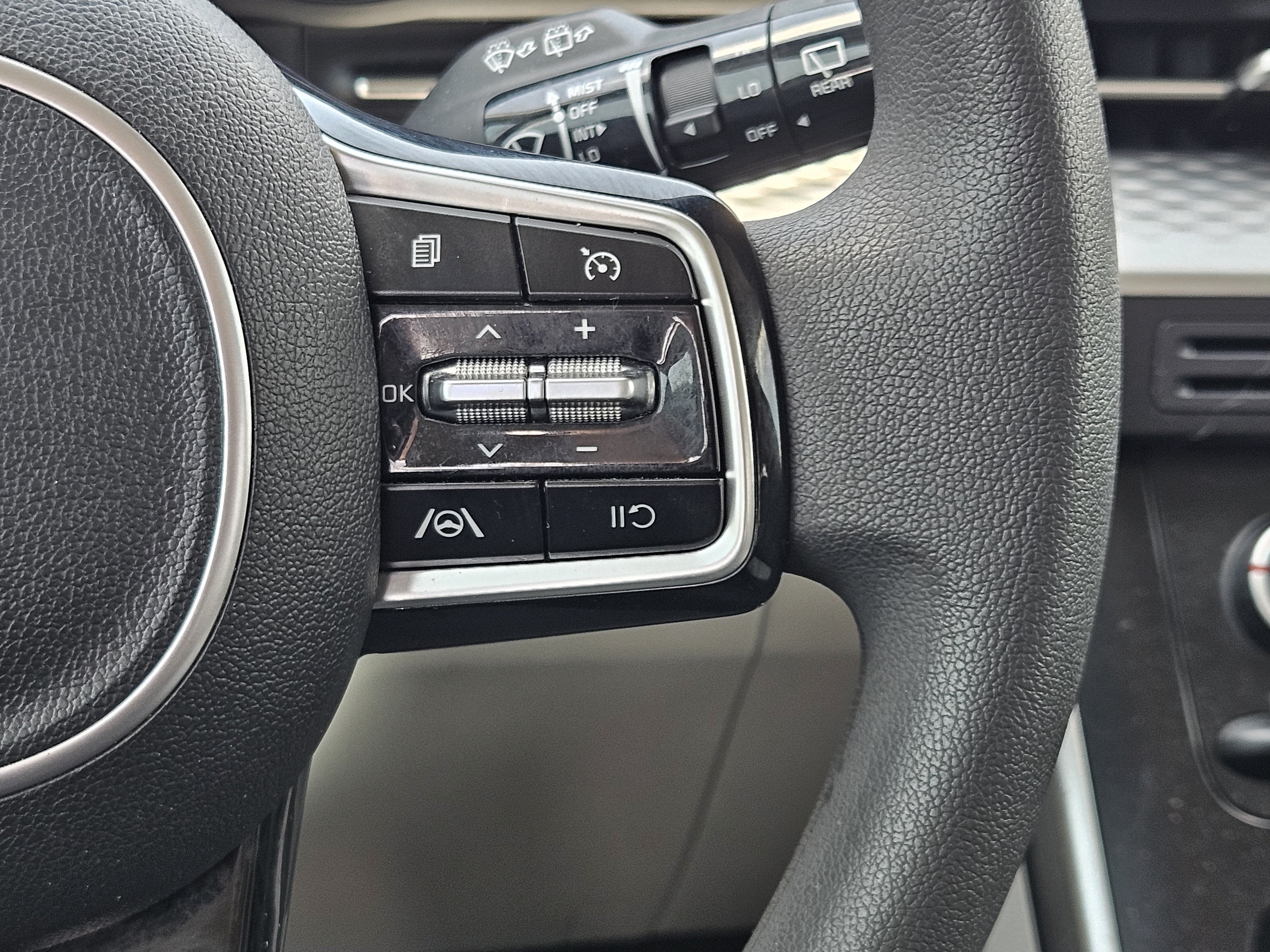 2022 Kia Carnival MPV LX