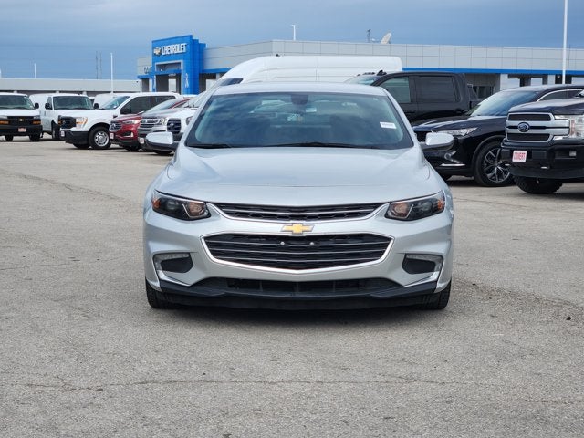 Used 2018 Chevrolet Malibu 1LT with VIN 1G1ZD5ST8JF272514 for sale in Hutto, TX