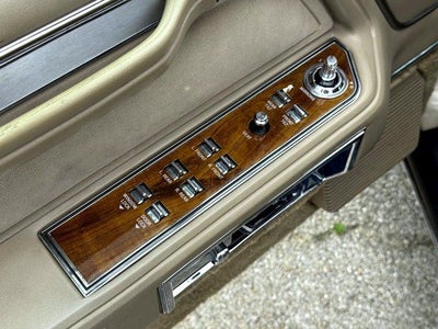 1989 Lincoln Town Car Signature