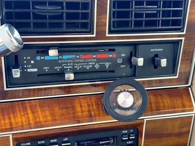 1989 Lincoln Town Car Signature