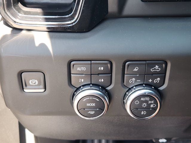2025 GMC Sierra 1500 AT4X