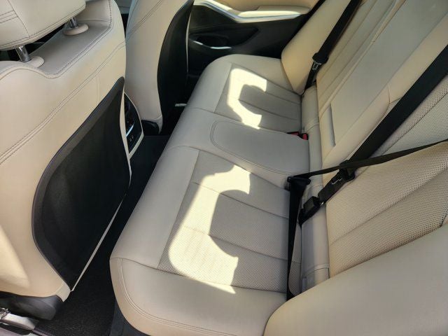 2025 BMW 3 Series 330i