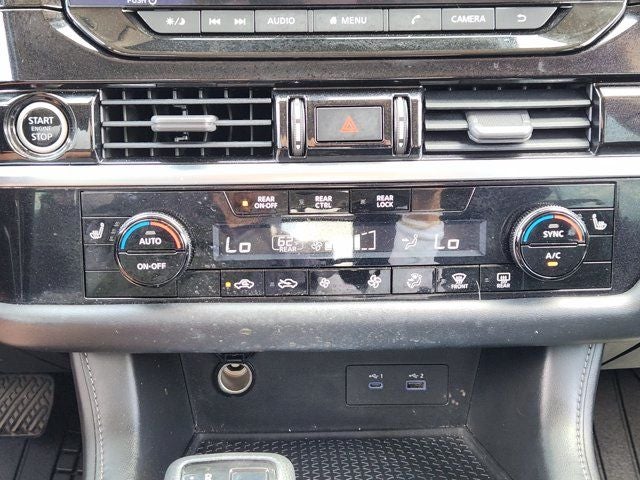 2022 Nissan Pathfinder SV