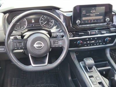 2022 Nissan Pathfinder SV