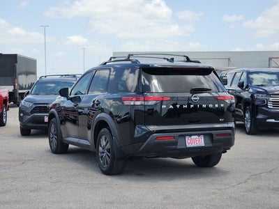 2022 Nissan Pathfinder SV