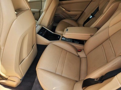 2018 Porsche Panamera 4