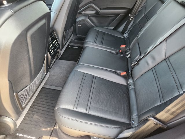 2025 Porsche Cayenne GTS
