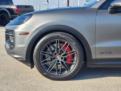 2025 Porsche Cayenne GTS