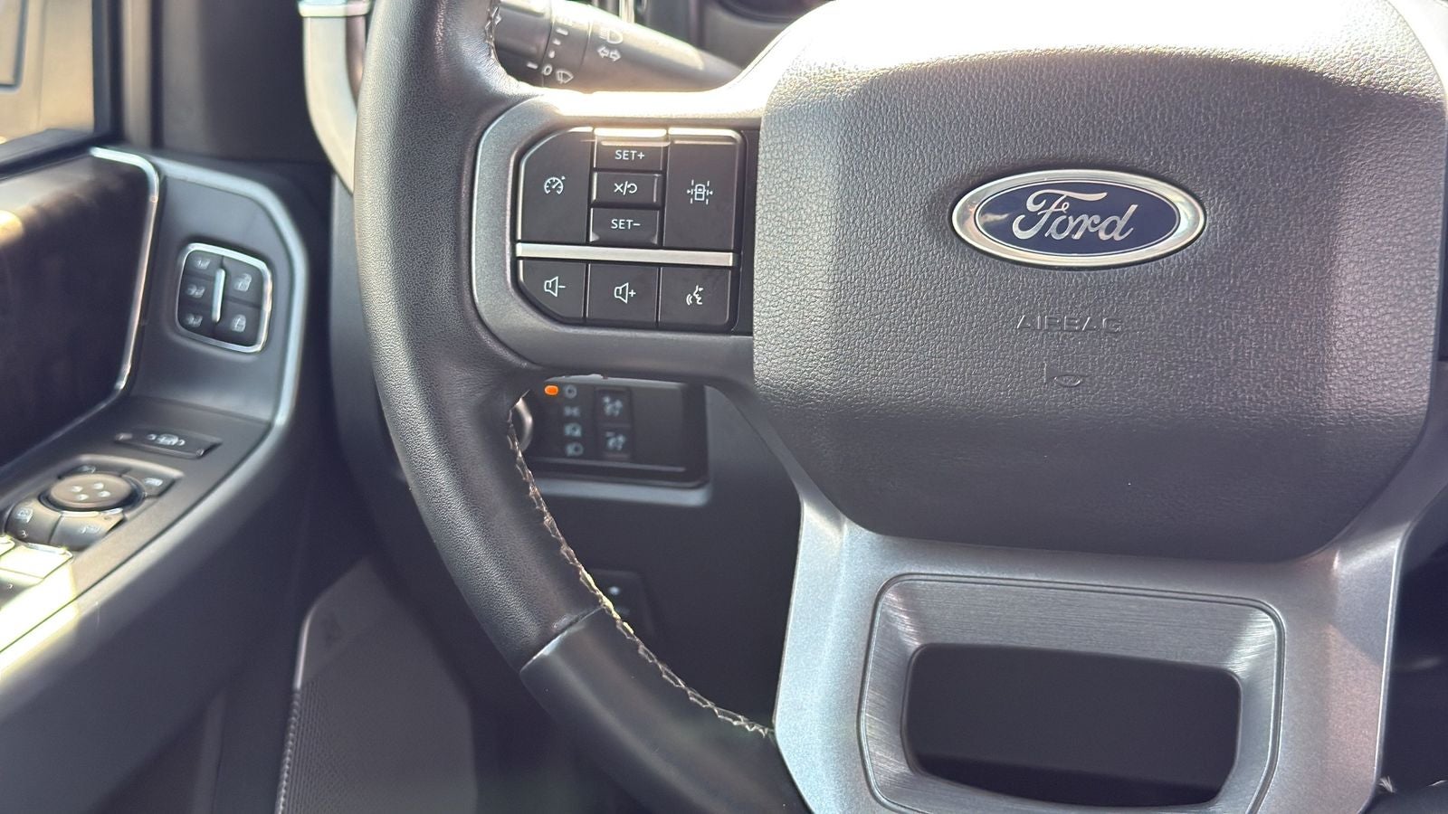 2024 Ford F-550SD Lariat DRW