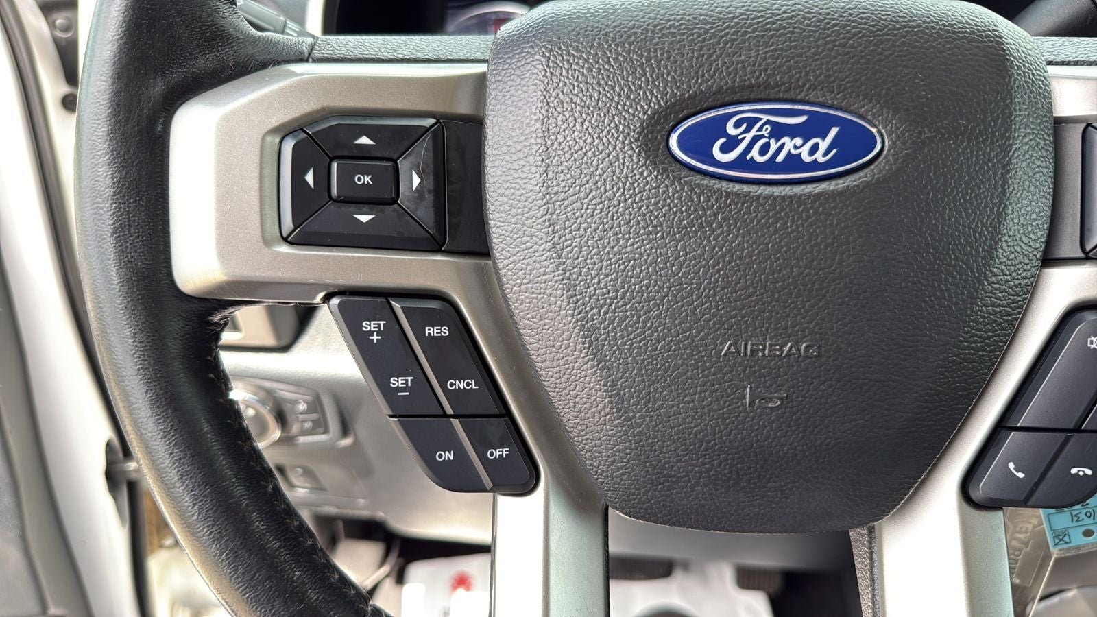2022 Ford F-350SD Lariat