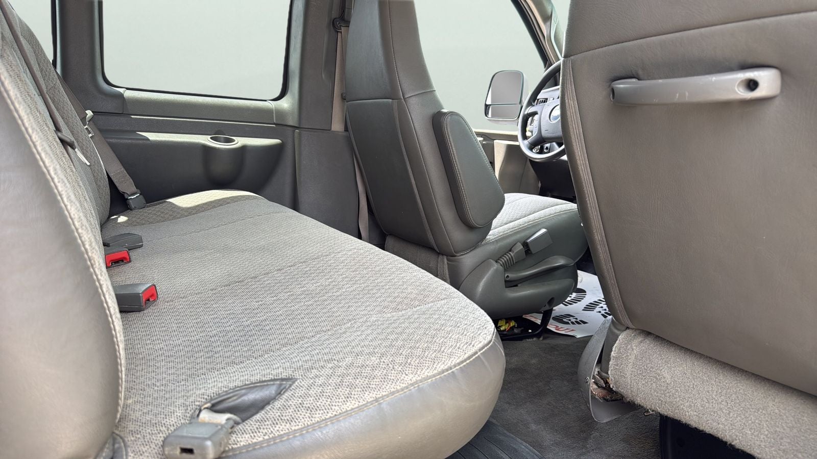 2018 Chevrolet Express 3500 LT Passenger