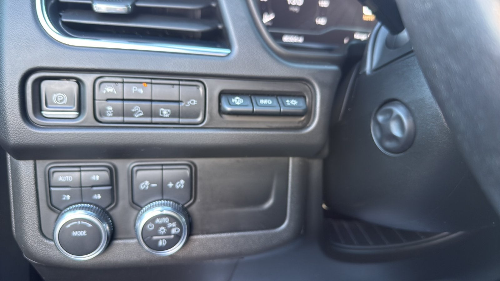 2022 GMC Yukon AT4