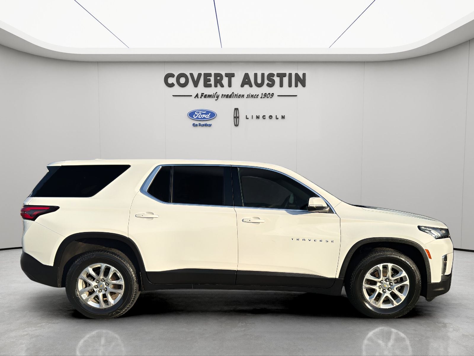 2023 Chevrolet Traverse LS