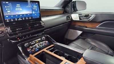 2022 Lincoln Navigator Black Label