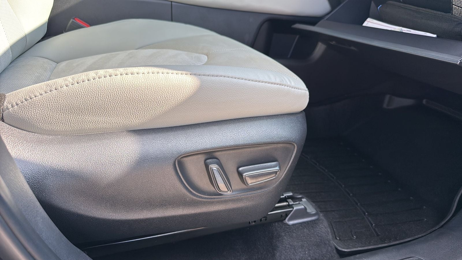 2025 Toyota Grand Highlander Hybrid MAX Platinum