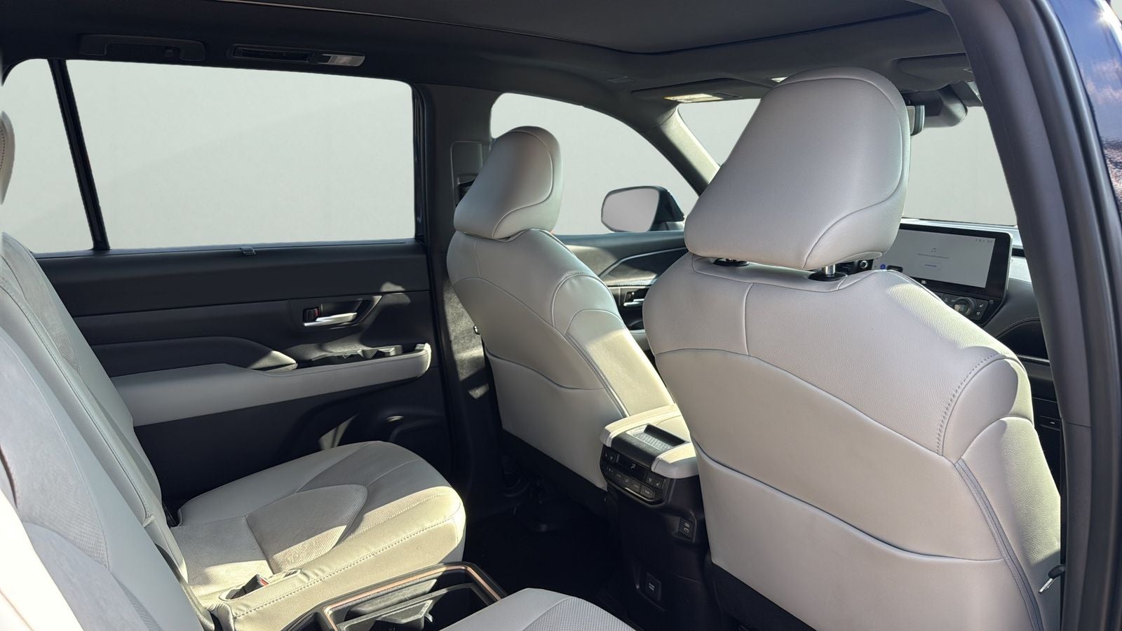 2025 Toyota Grand Highlander Hybrid MAX Platinum