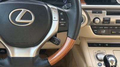 2014 Lexus ES 300h