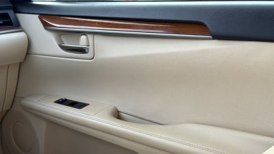 2014 Lexus ES 300h