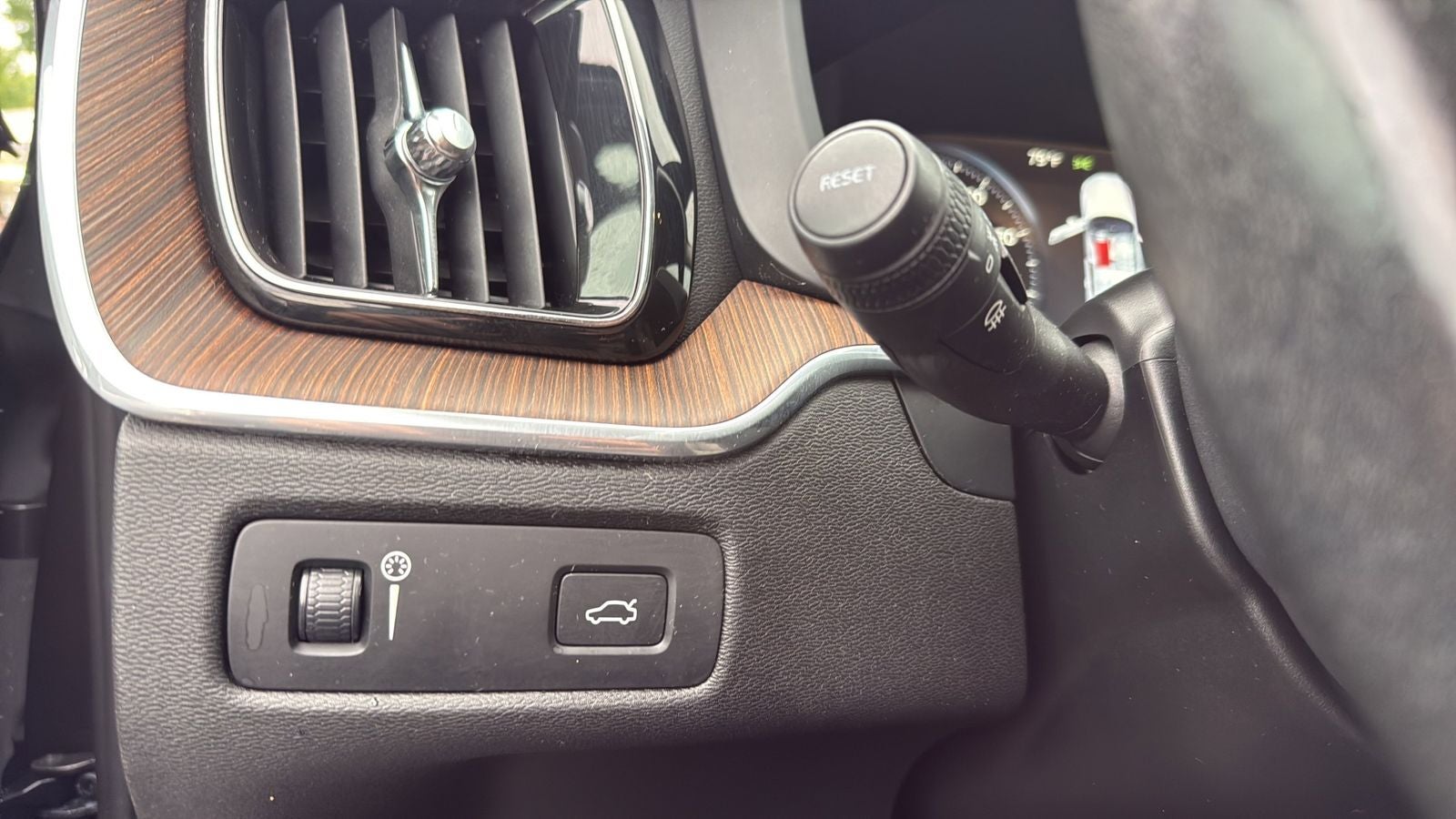 2019 Volvo XC60 T5 Momentum